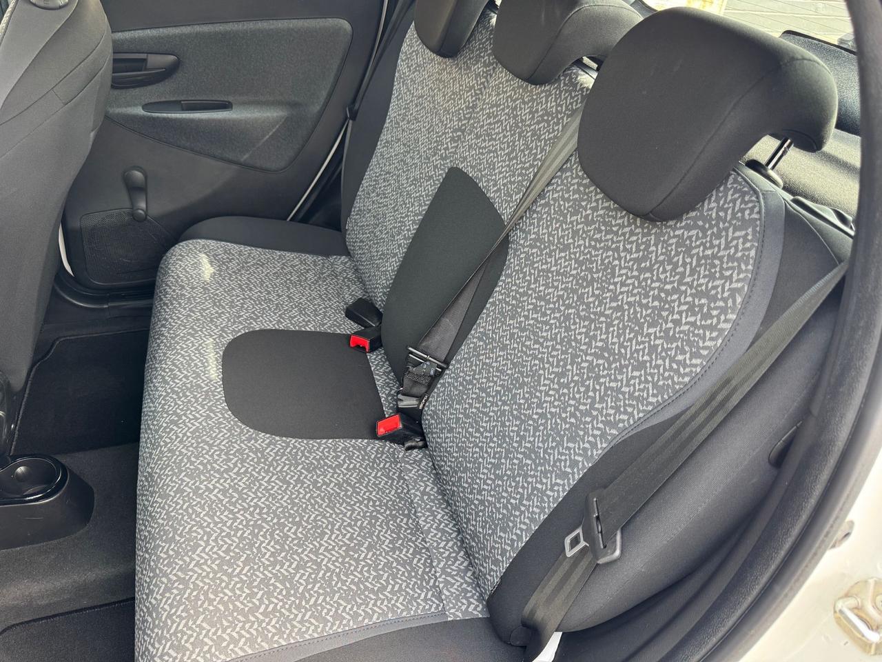 Lancia Ypsilon Hybrid ecochic 1.0 70cv benz-elettrica