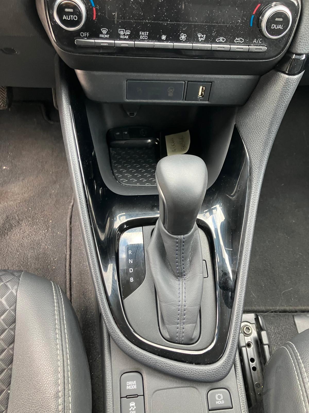 TOYOTA YARIS 1.5 Hybrid 5 Porte Lounge