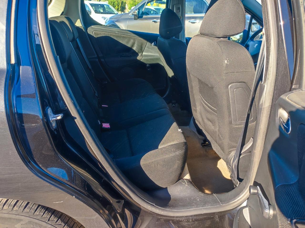 Peugeot 207 1.4 HDi 70CV 5p. ONE Line