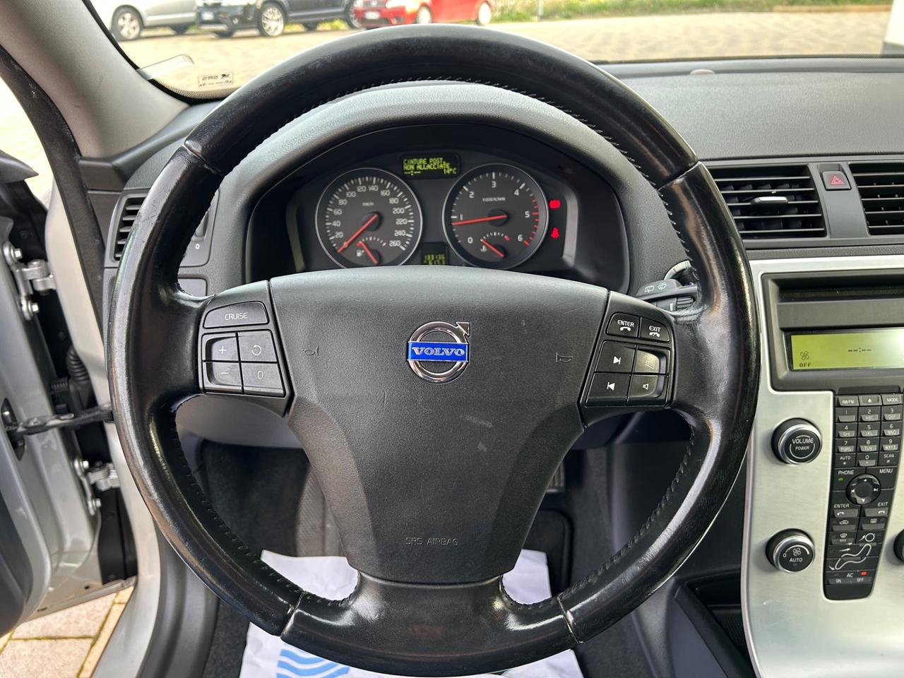 Volvo V50 D2 R-design