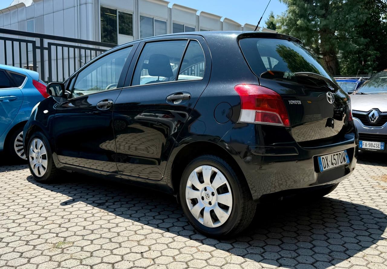 Toyota Yaris 1.0 BENZINA 5 porte Luxury pack NEOPATENTATI