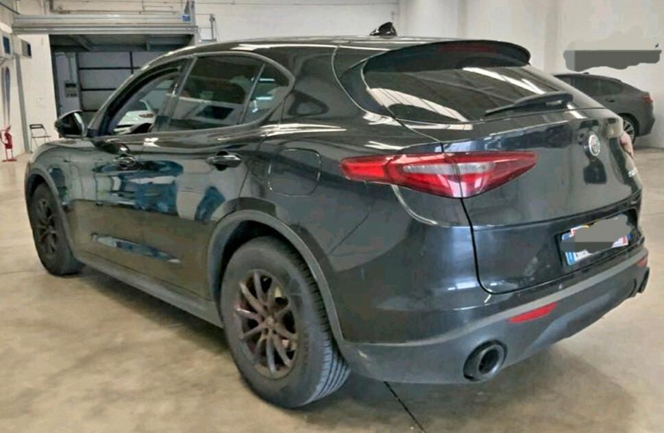 Alfa Romeo Stelvio 2.2 Turbodiesel 180 CV AT8 RWD Business