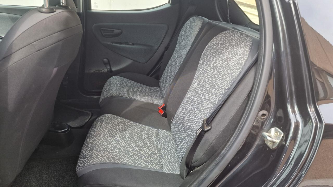Lancia Ypsilon 1.2 69 CV 5 porte Platinum