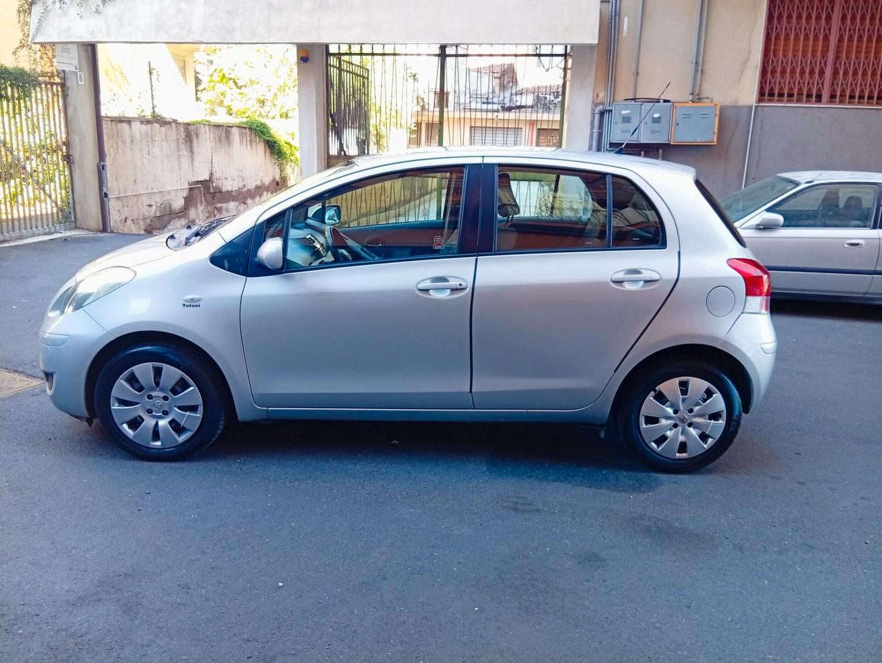 Toyota Yaris 1.3 Benzina