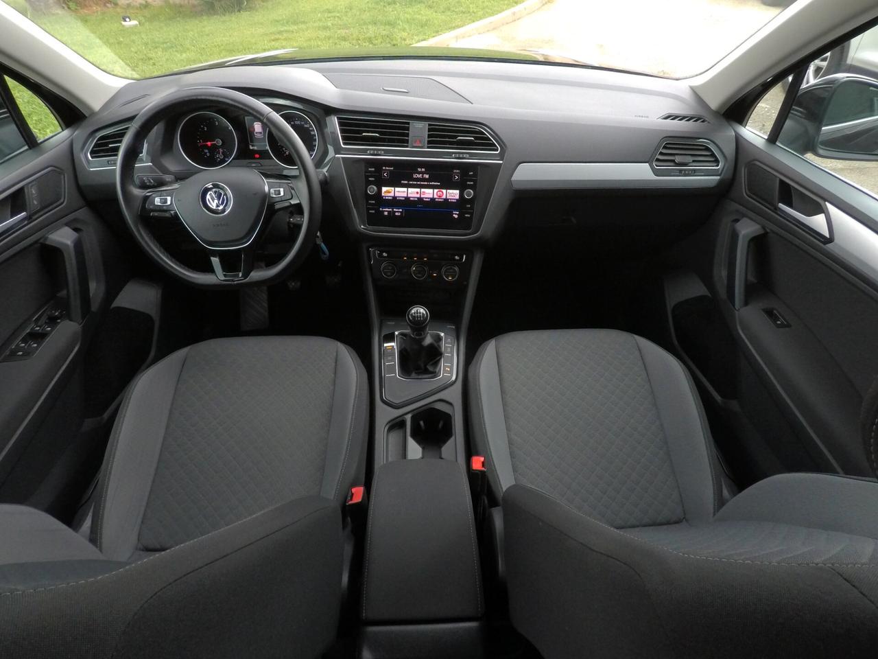 Volkswagen Tiguan 1.6 TDI SCR Sport R-Line