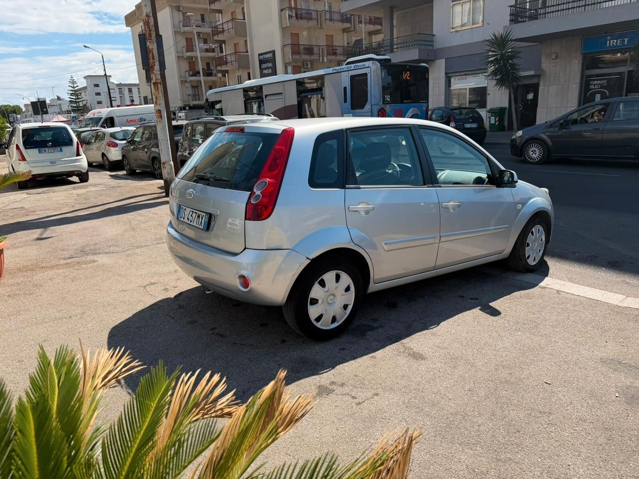 Ford Fiesta 1.2 16V 5p. Ghia