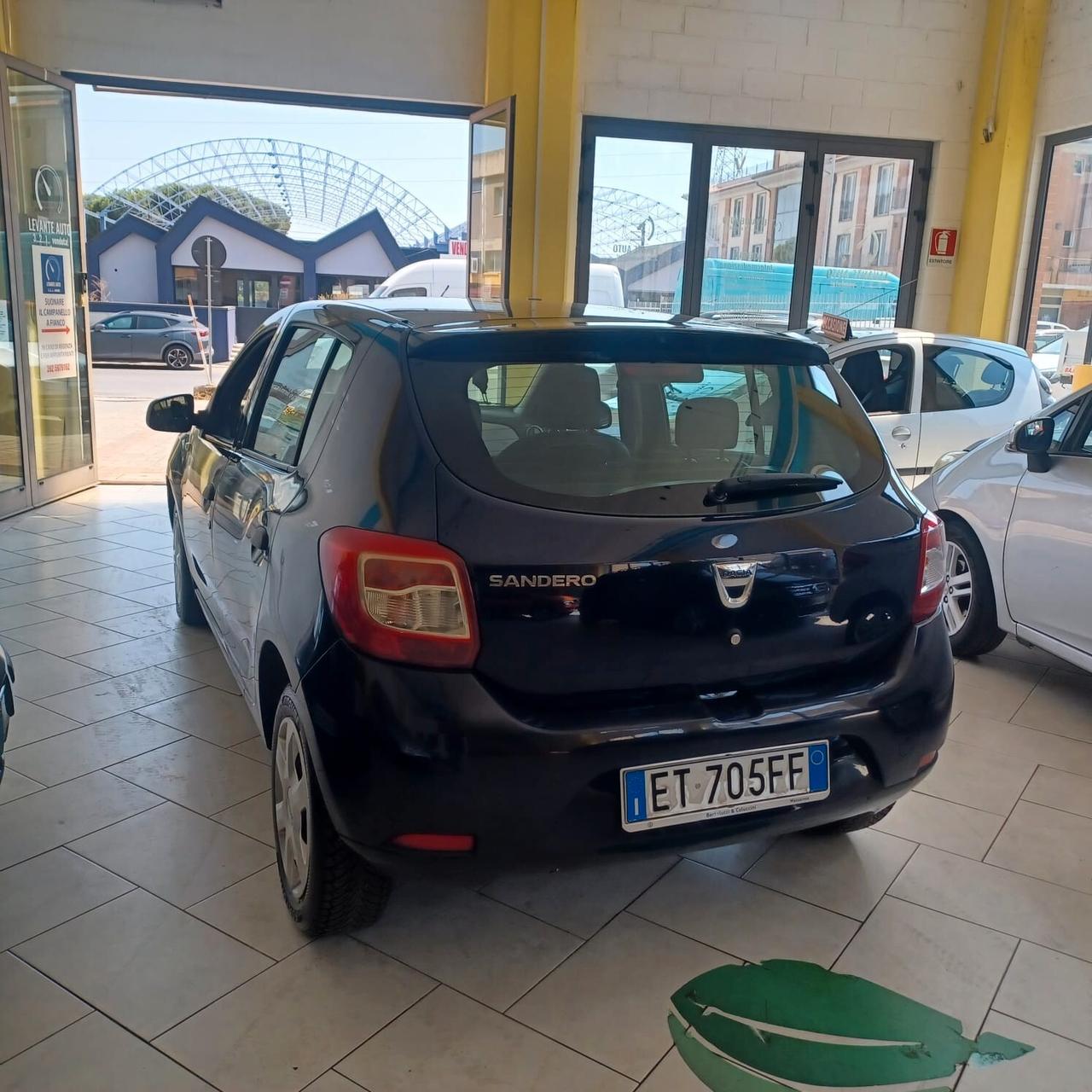 134188KM SANDERO GPL DI FABBRICA PERFETTA