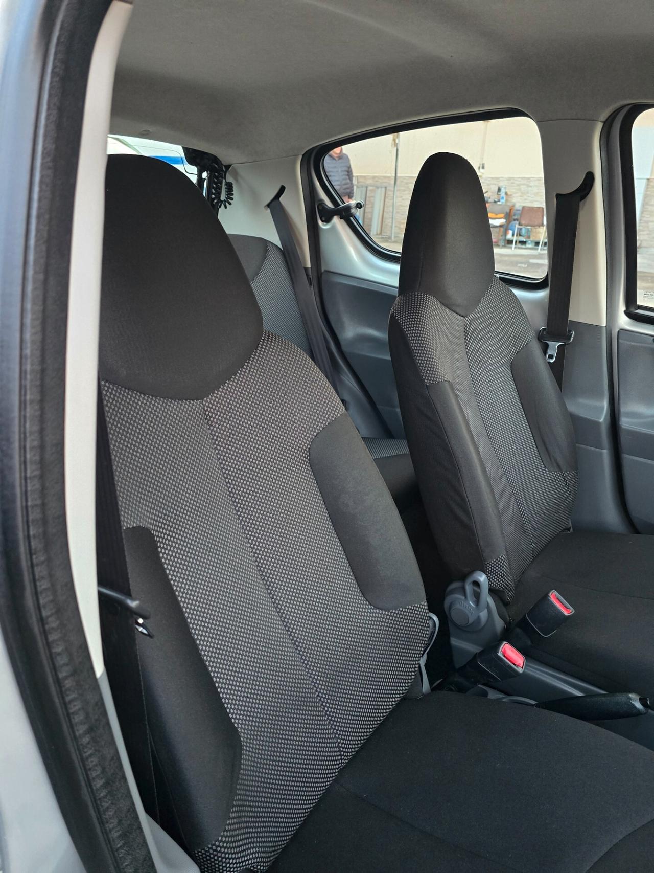 Toyota Aygo 1.0 12V VVT-i 5 porte Sol Connect MMT