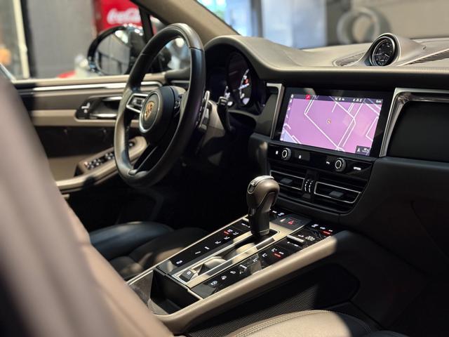 PORSCHE Macan 2.0