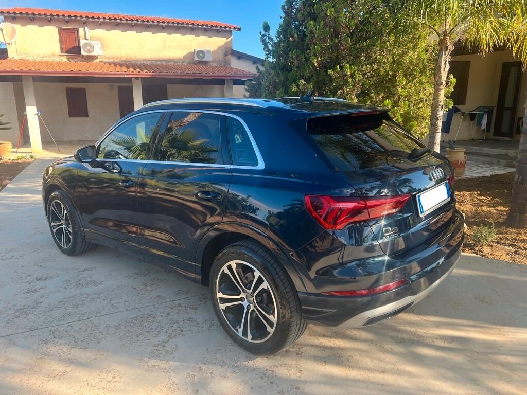 Audi Q3 40 TDI quattro S tronic Business Advanced