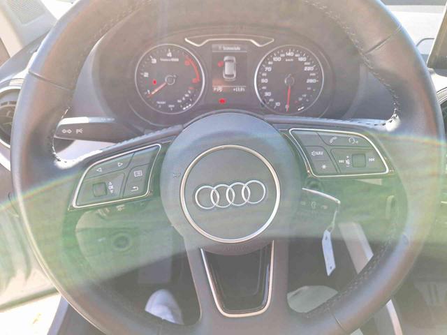 AUDI Q2 35 TDI quattro S tronic Business