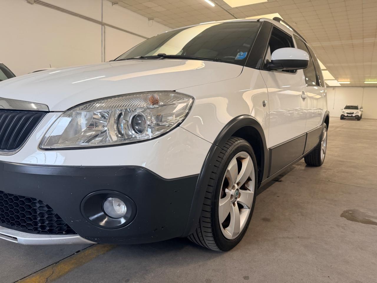 Skoda Roomster 1.2 TSI 86CV Scout