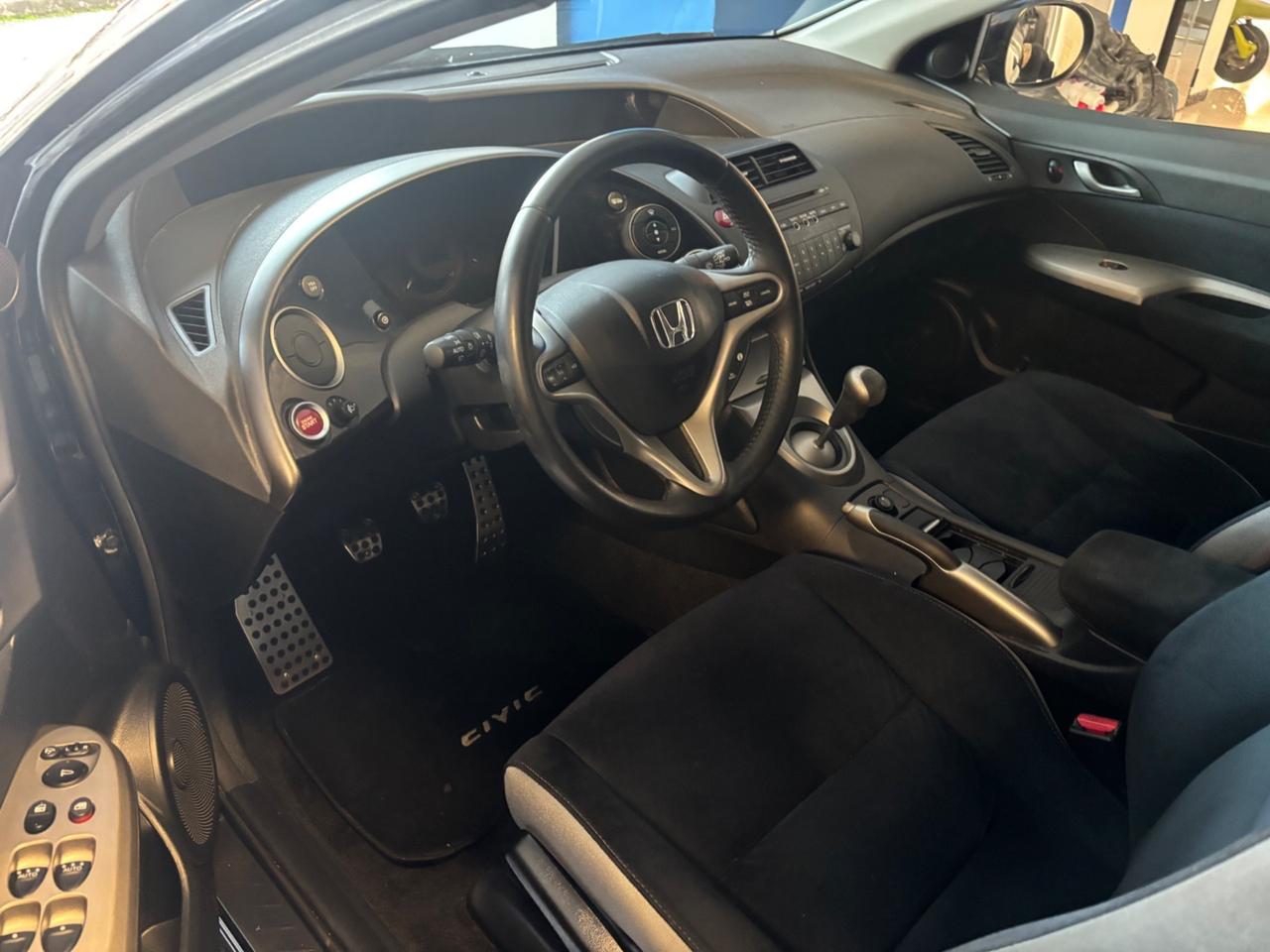 Honda Civic 1.8 i-VTEC 5p. Exclusive LE