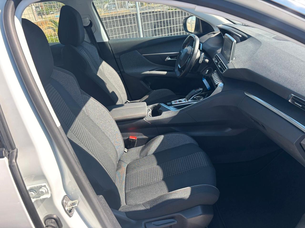 Peugeot 3008 BlueHDi 130 S&S EAT8 Business
