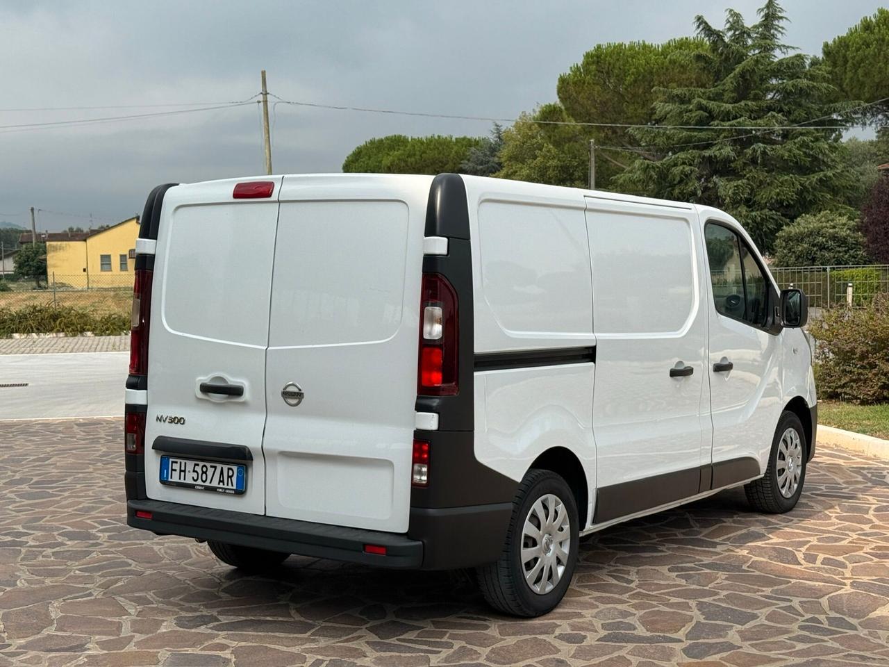 Nissan NV300 1.6 dCi 120CV - 3 POSTI -