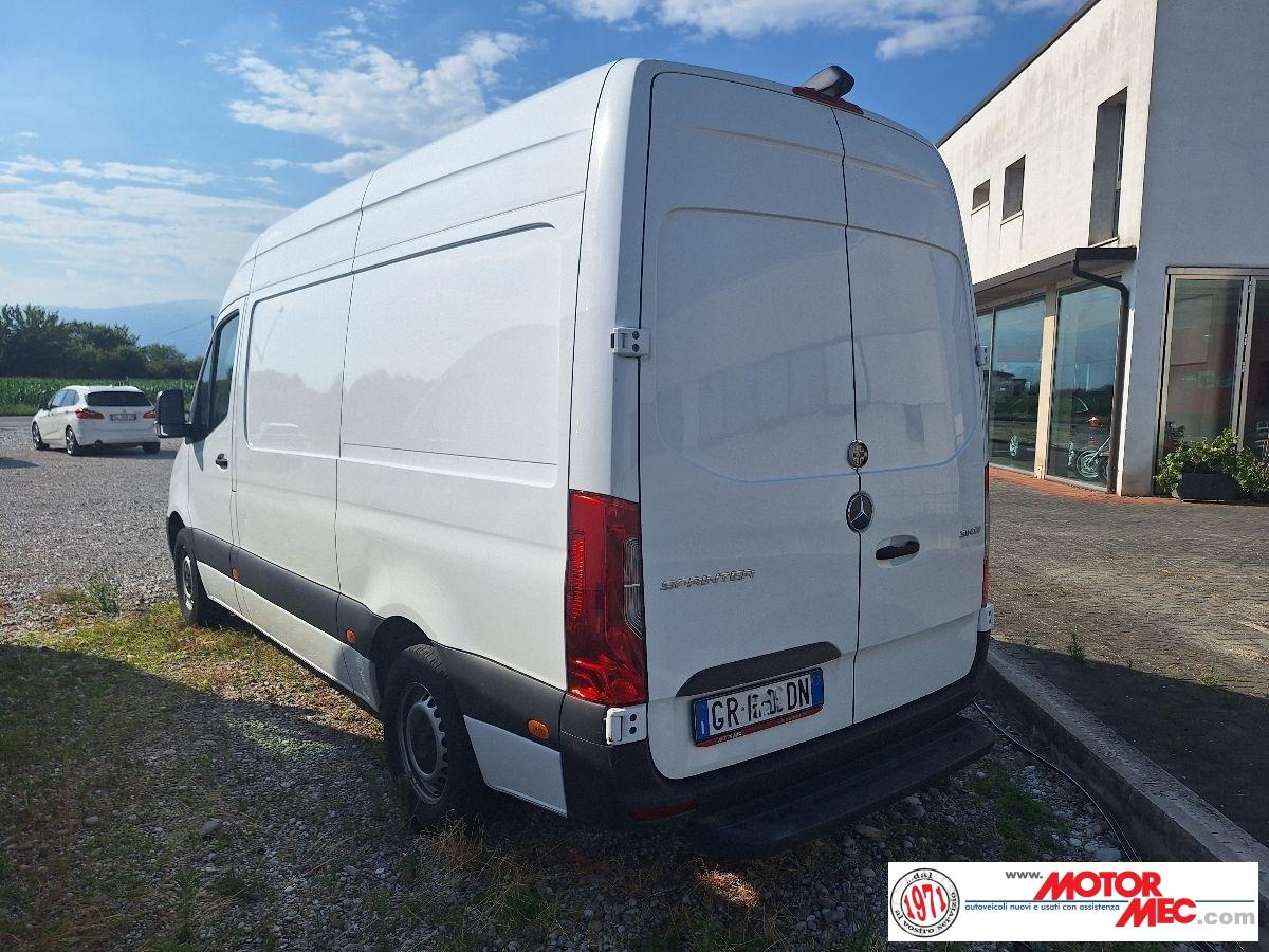 MERCEDES-BENZ Sprinter III 311 RWD 20 cdi F 3735 84kW 114 PS