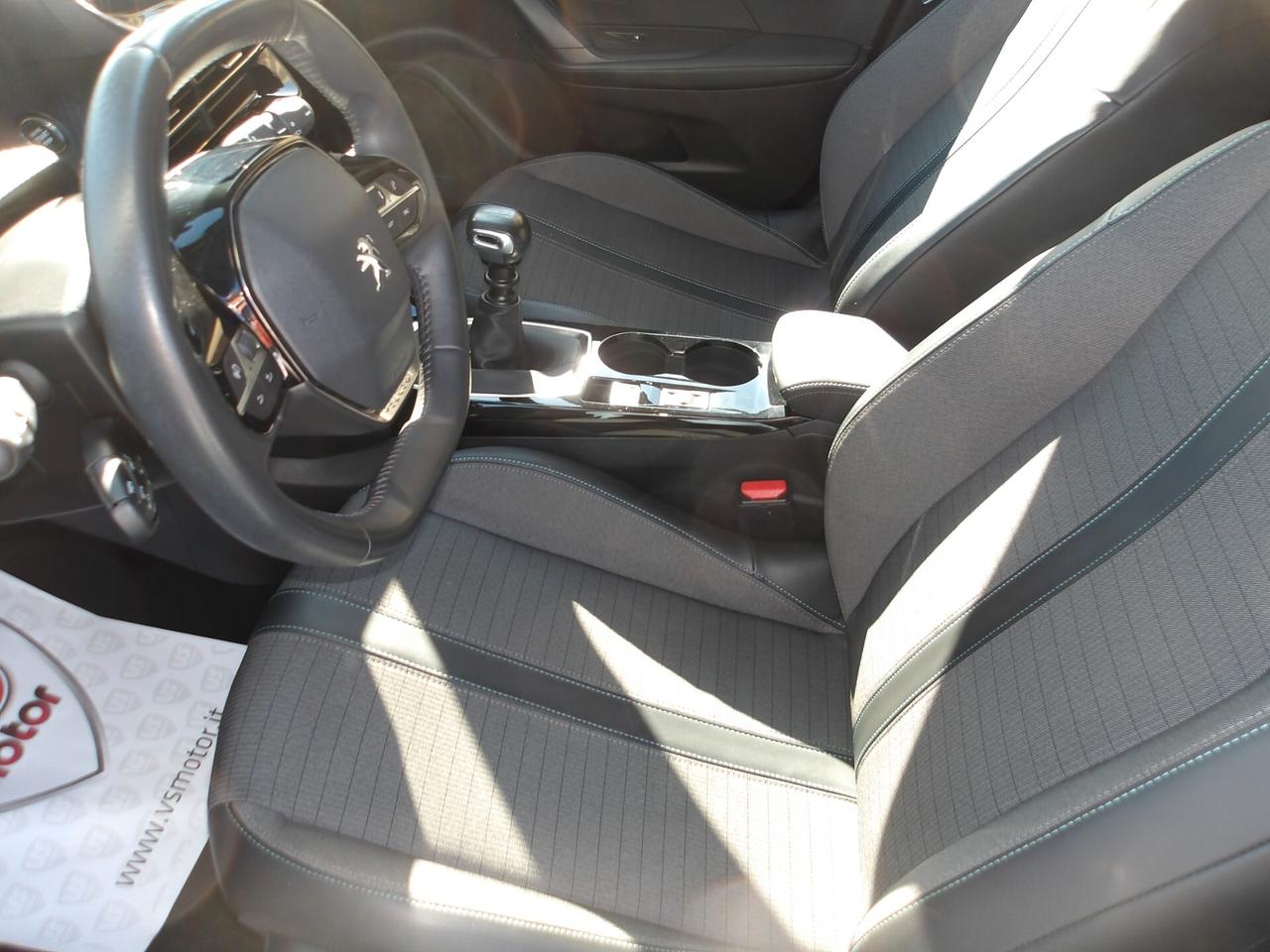 PEUGEOT 2008 1.5 TDI-NAVI-98.000 KM