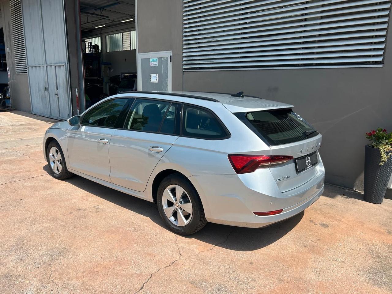 Skoda Octavia 2.0 TDI EVO SCR DSG Wagon Ambition