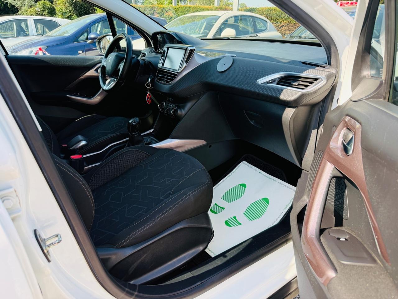 Peugeot 2008 1.2 82cv Active Ok Neopatentati