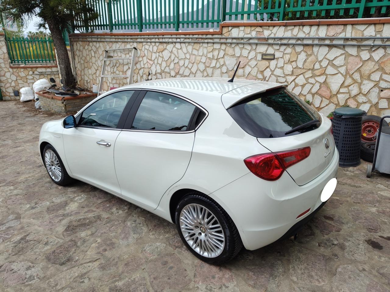 Alfa Romeo Giulietta 1.6 JTDm-2 105 CV Exclusive