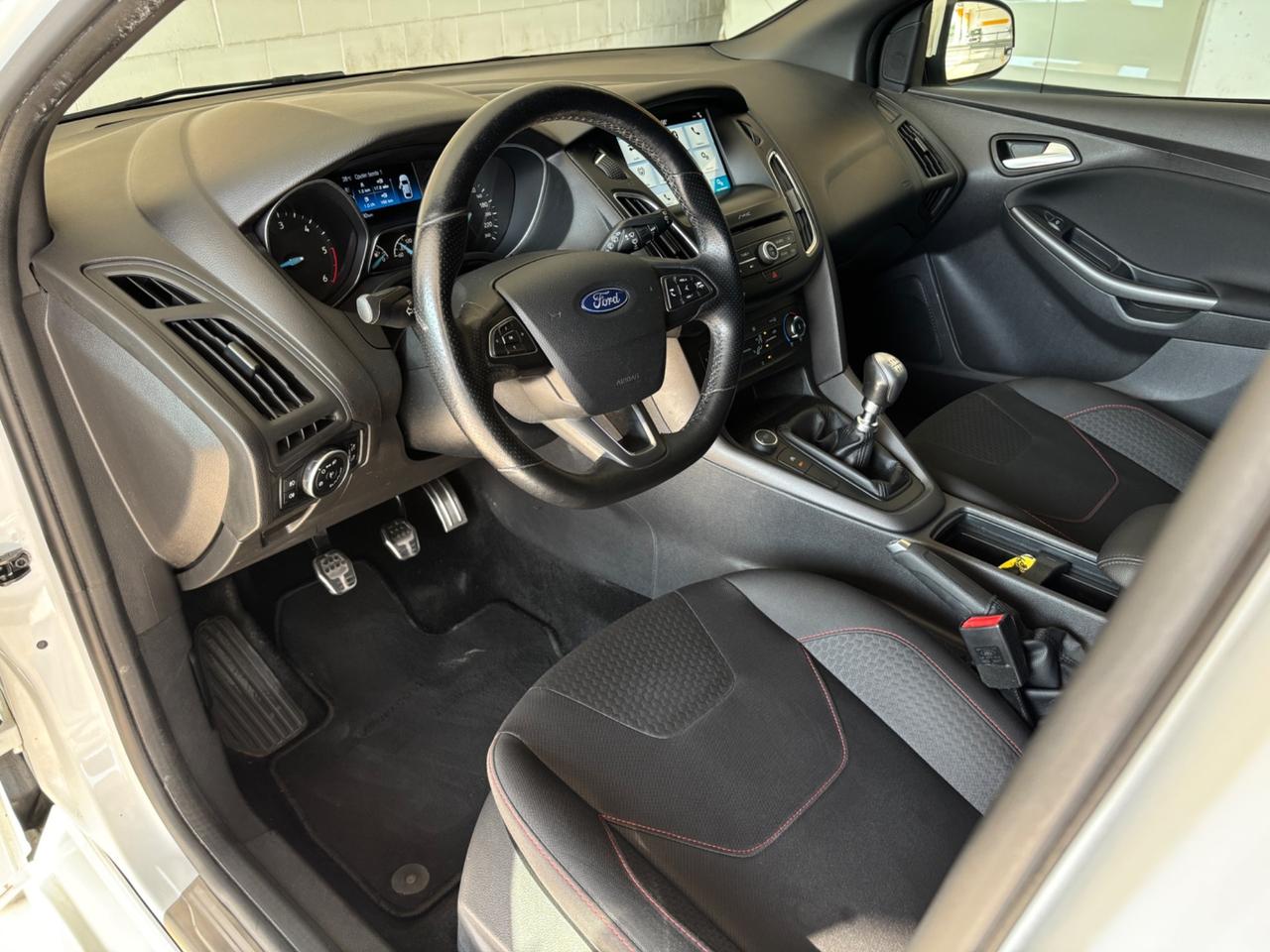 Ford Focus 1.5 TDCi SW ST Line Business