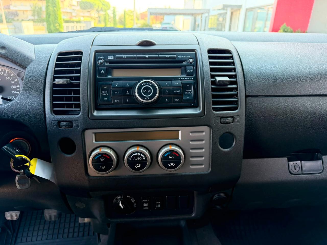 Nissan Navara 2.5 dCi 4 porte Double Cab - hard top