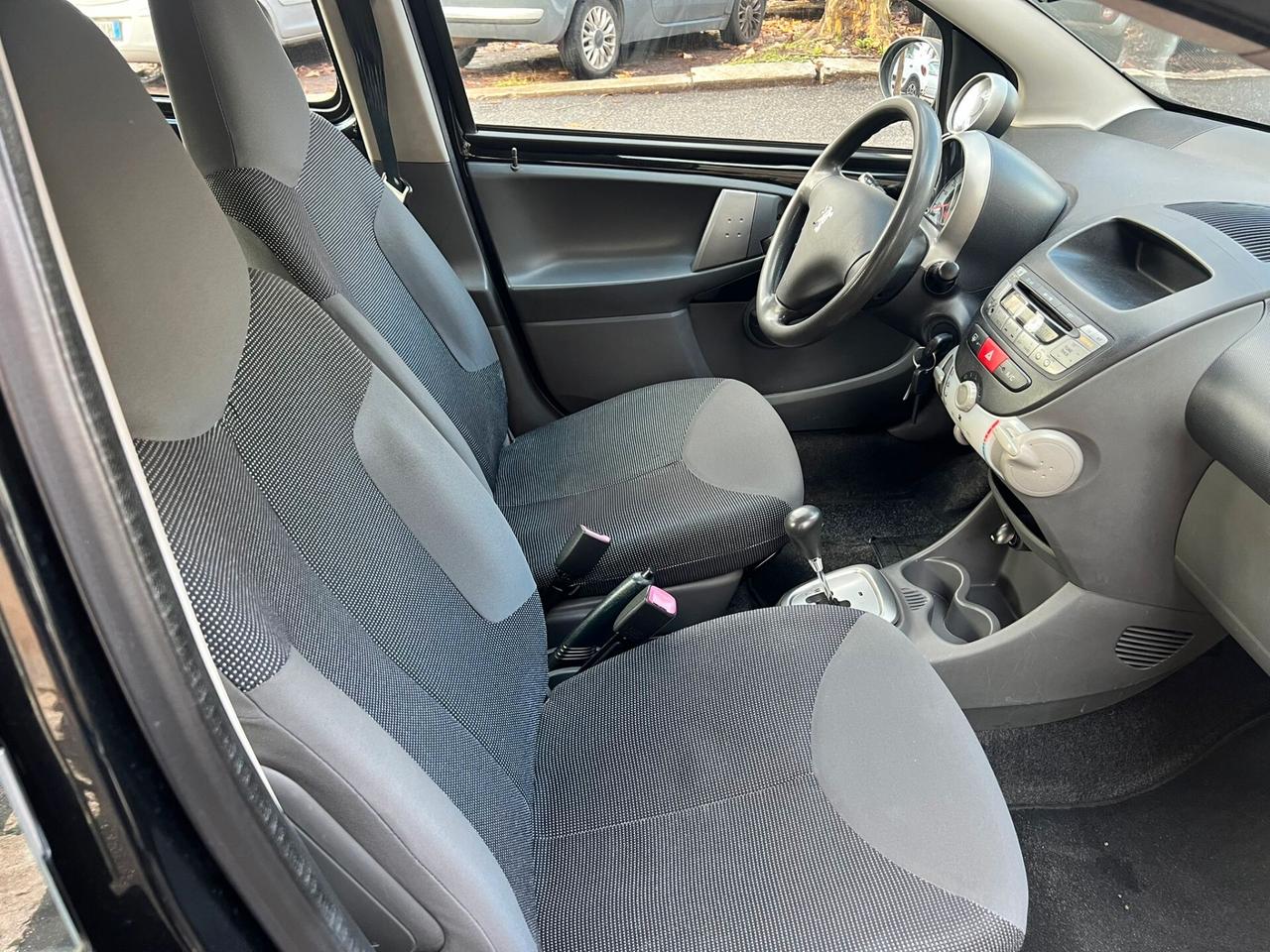 Peugeot 107 1.0 68CV 5p. Sweet Years 2Tronic