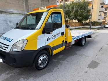 Iveco DAILY CARROATTREZZI SCARRABILE COMEAR