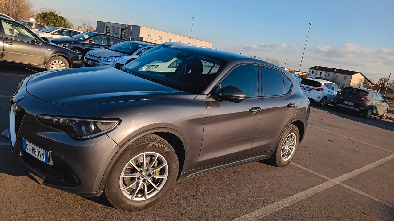 Alfa Romeo Stelvio 2.2 Turbodiesel 160 CV AT8 RWD Business