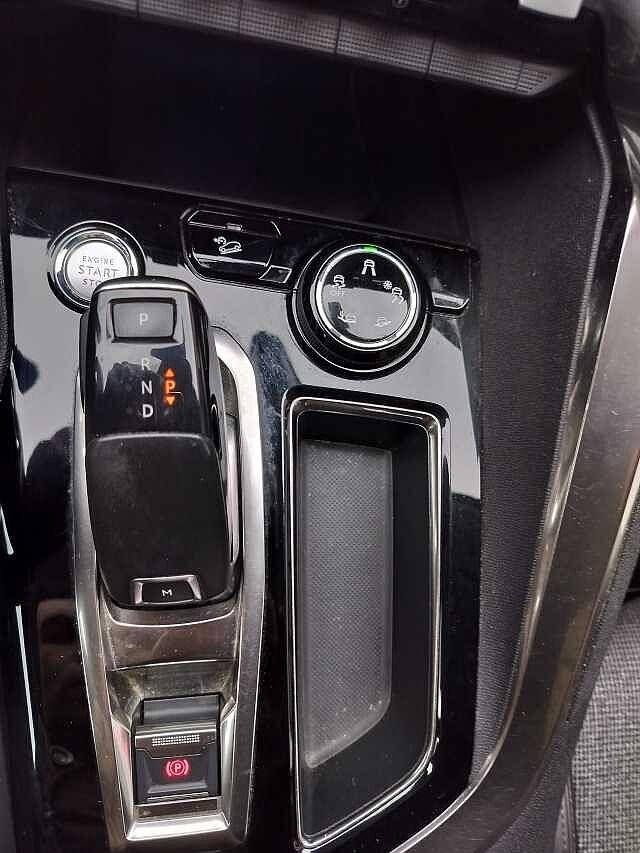 Peugeot 3008 BlueHDi 130 S&S EAT8 Allure