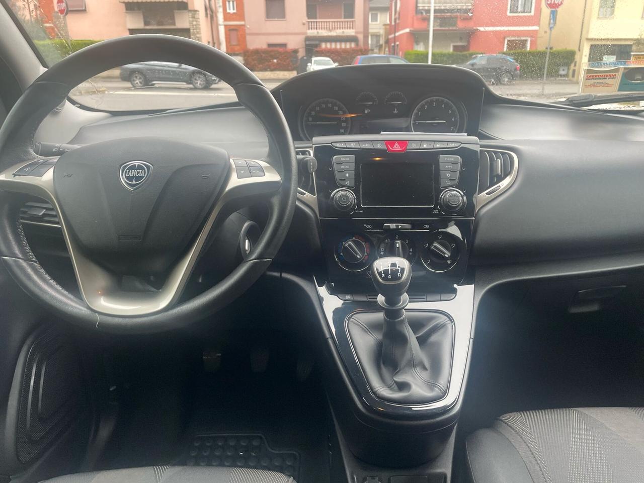 Lancia Ypsilon 1.2 69 CV 5 porte GPL Ecochic Gold