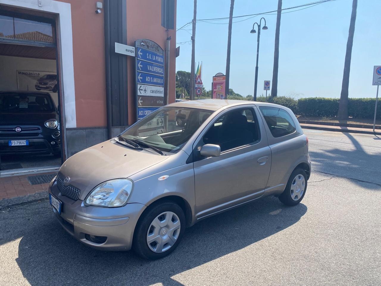 Toyota Yaris 1.0i 16V cat 3 porte Sol