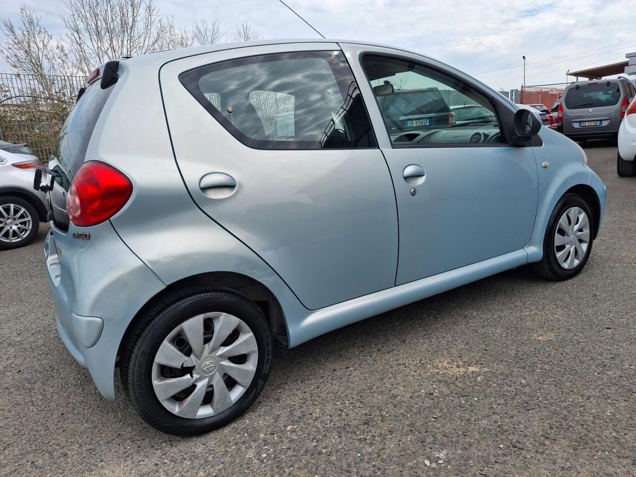 Toyota Aygo 1.0 12V VVT-i 5 Porte-NEOPATENTATI-