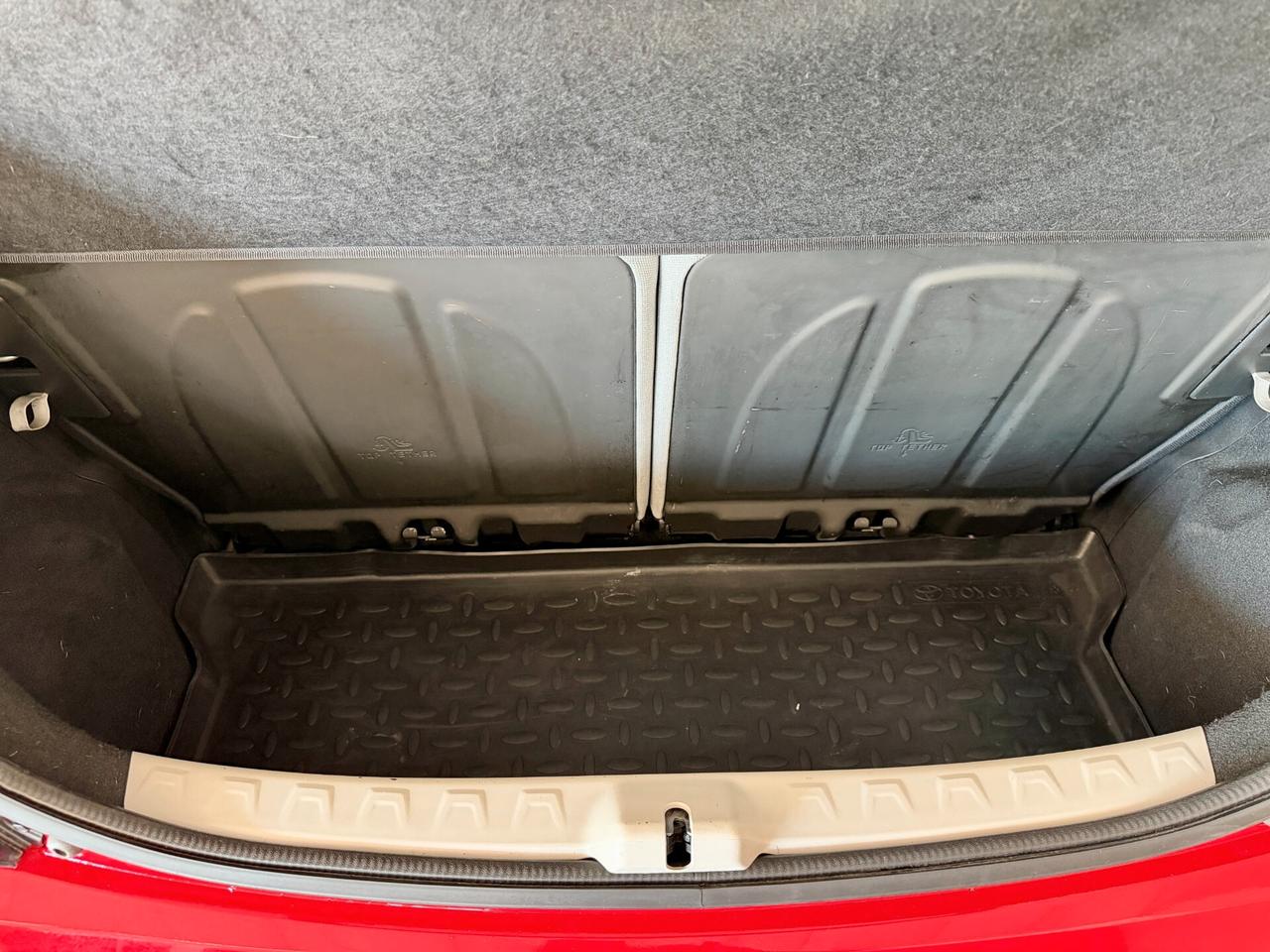 Toyota Aygo 1.0 VVT-i 69 CV 5 porte x-play