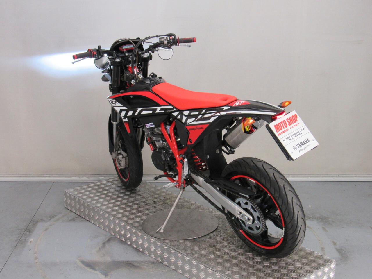 Beta RR 125 4T SUPERMOTARD