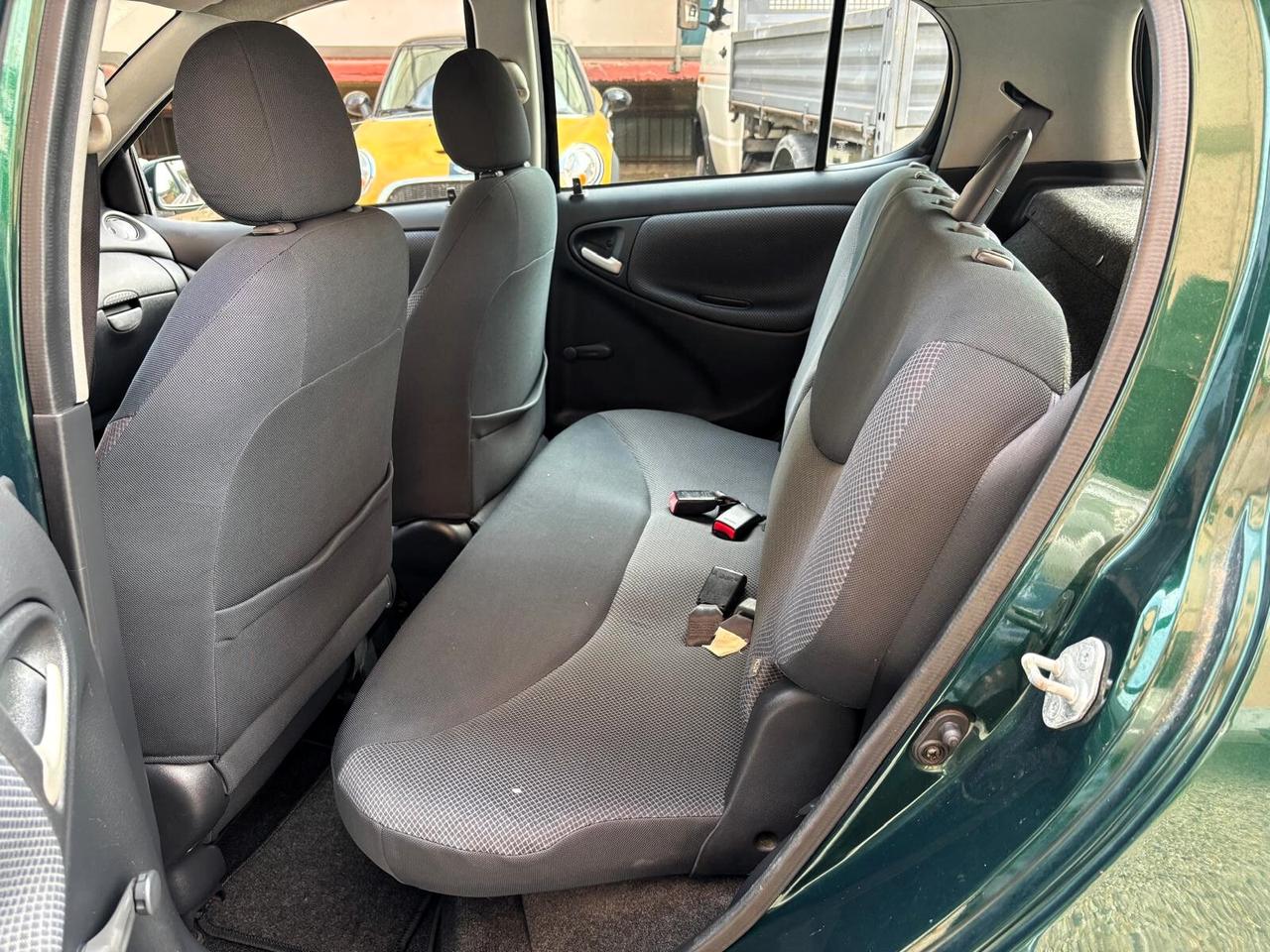 Toyota Yaris 1.4 tdi D-4D cat 5 porte Sol