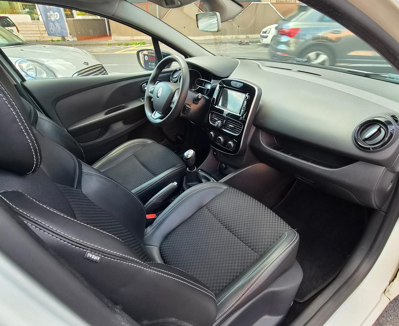 Renault Clio dCi 8V 75 CV 5 porte Moschino Life