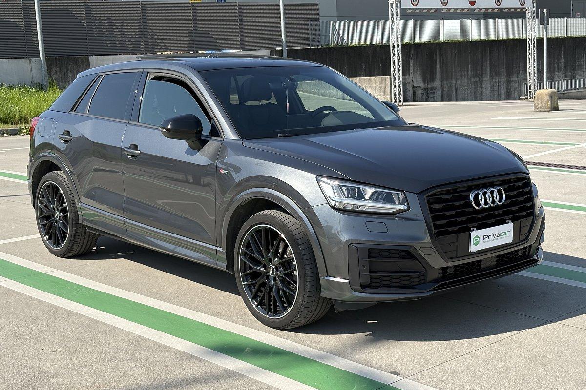 AUDI Q2 35 TFSI S tronic Identity Black