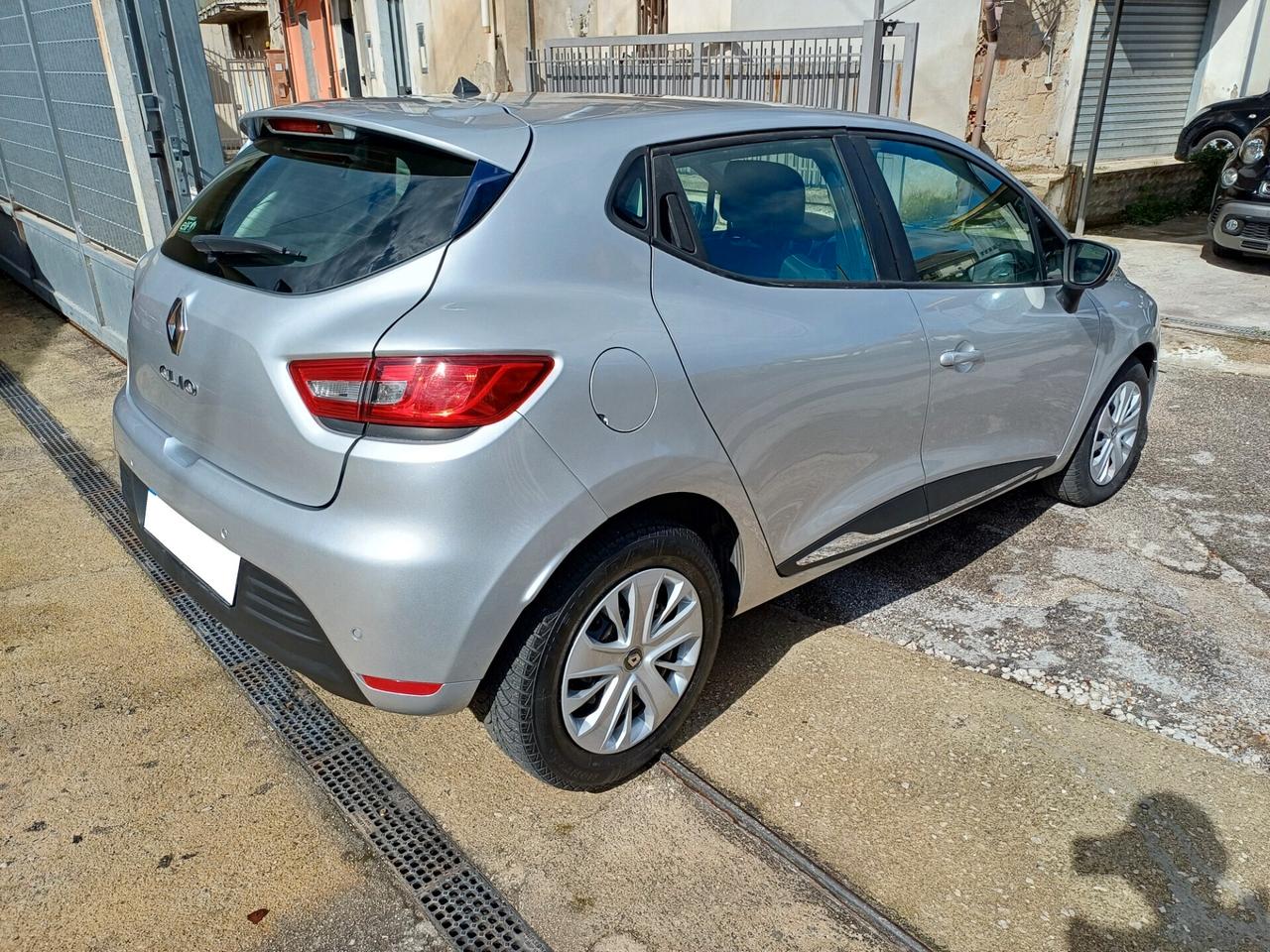Renault Clio 90 CV 5 porte Moschino Zen KM CERTIFICATI
