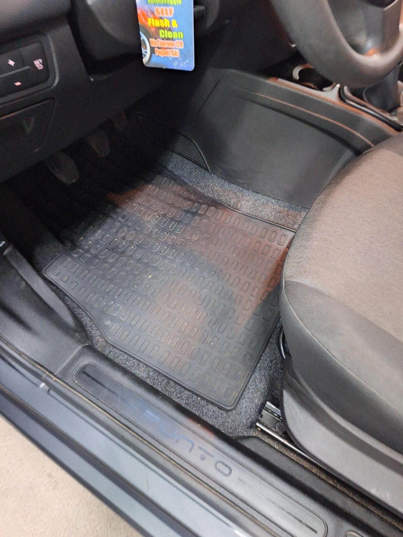 Fiat Punto Street 1.4 8V Natural Power Lounge