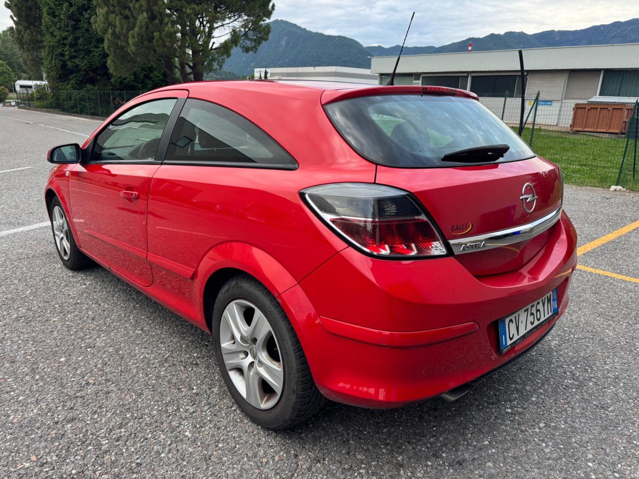 Opel Astra GTC 1.9 16V CDTI 150CV 3 porte Sport euro4
