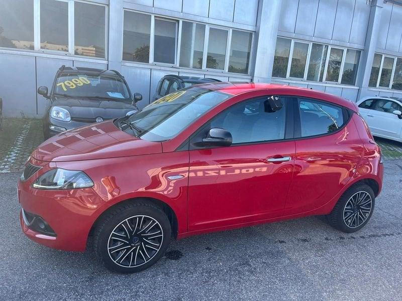 Lancia Ypsilon Ypsilon 1.2 69 CV 5 porte GPL Silver