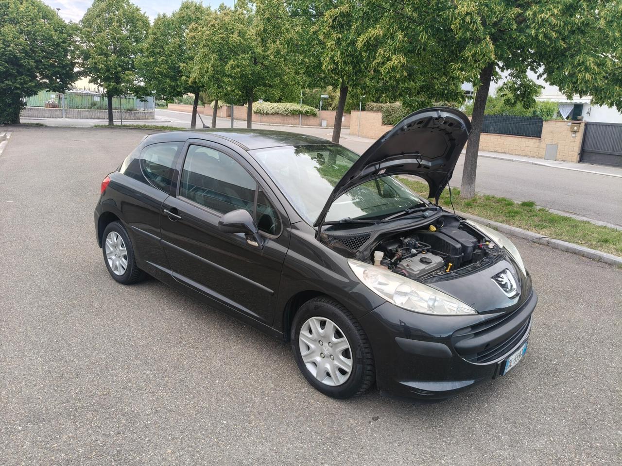 Peugeot 207 1.4 3 porte PER NEOPATENTATI