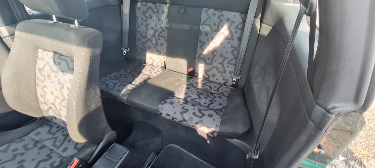 Volkswagen Golf Cabriolet 1.8/75 CV cat Movie