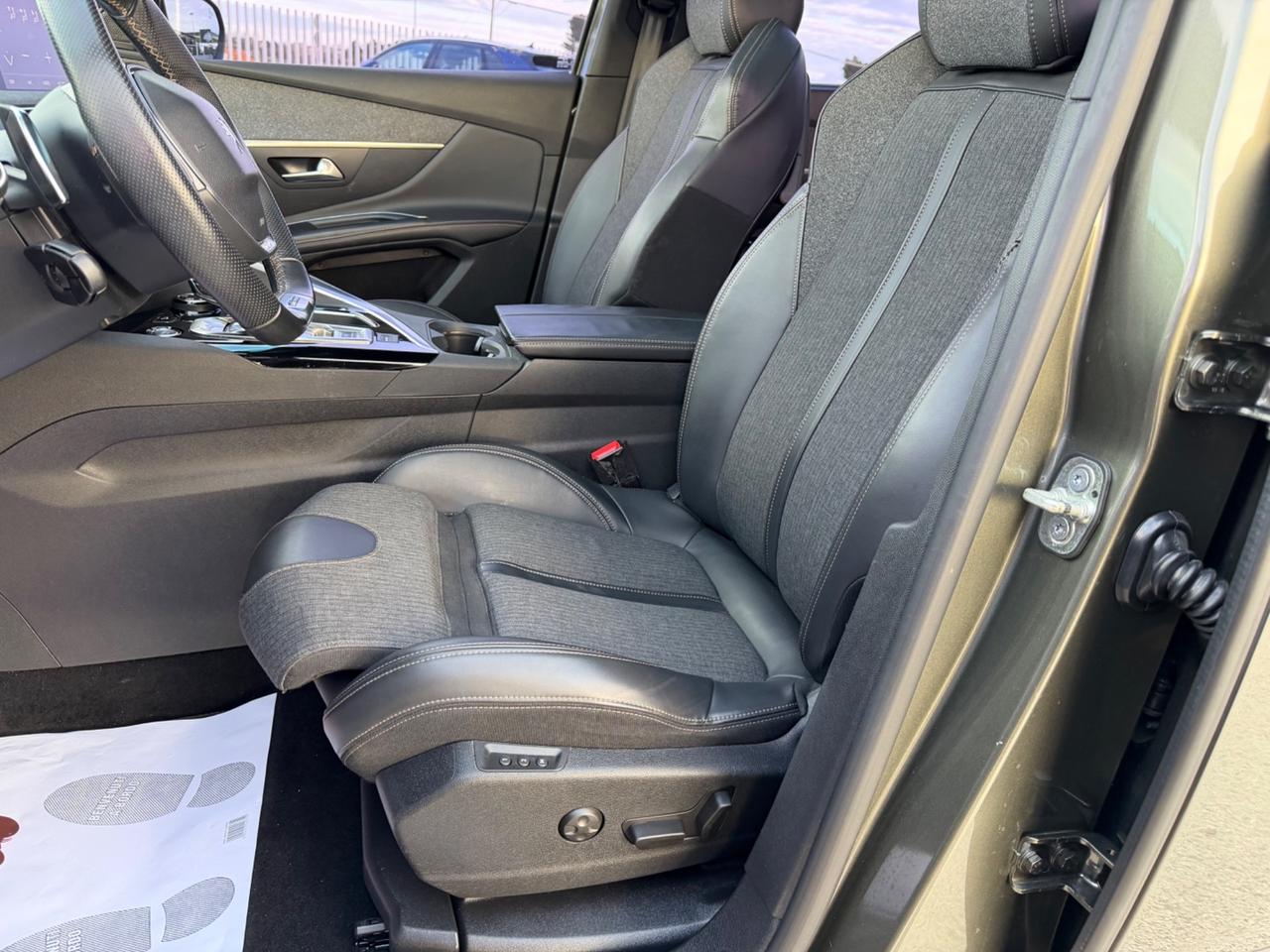 PEUGEOT 5008 1.6 HDI 120 EAT6 7POSTI GTLINE TETTO