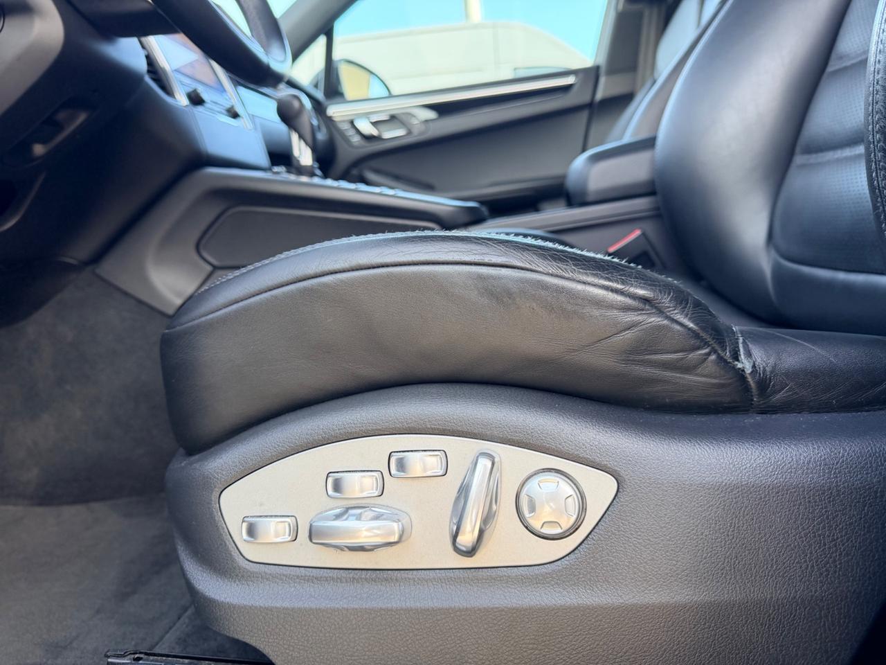 Porsche Macan 3.0 S Diesel black edition in garanzia