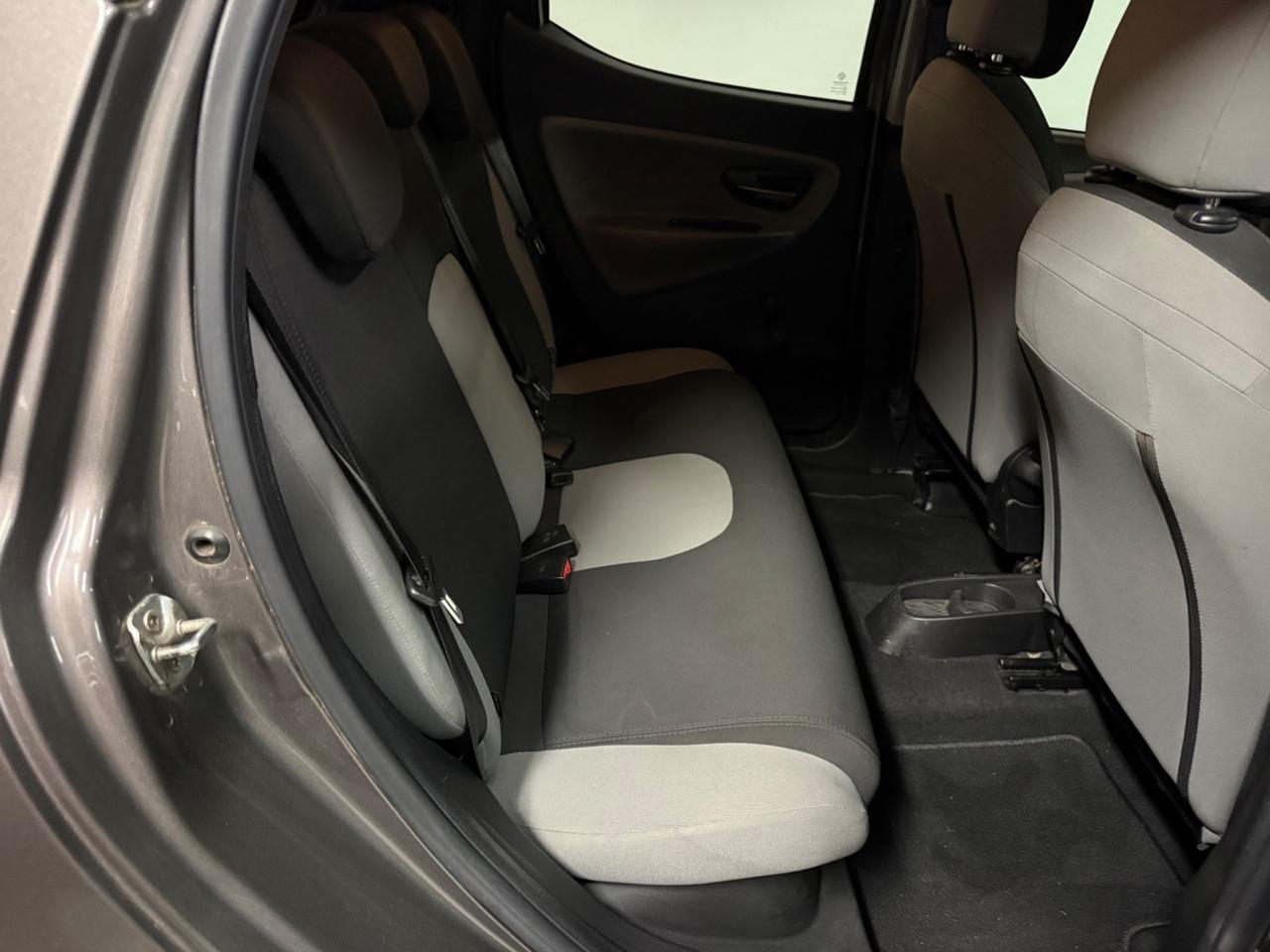 Lancia Ypsilon 1.2 69 CV 5 porte GPL Ecochic Silver