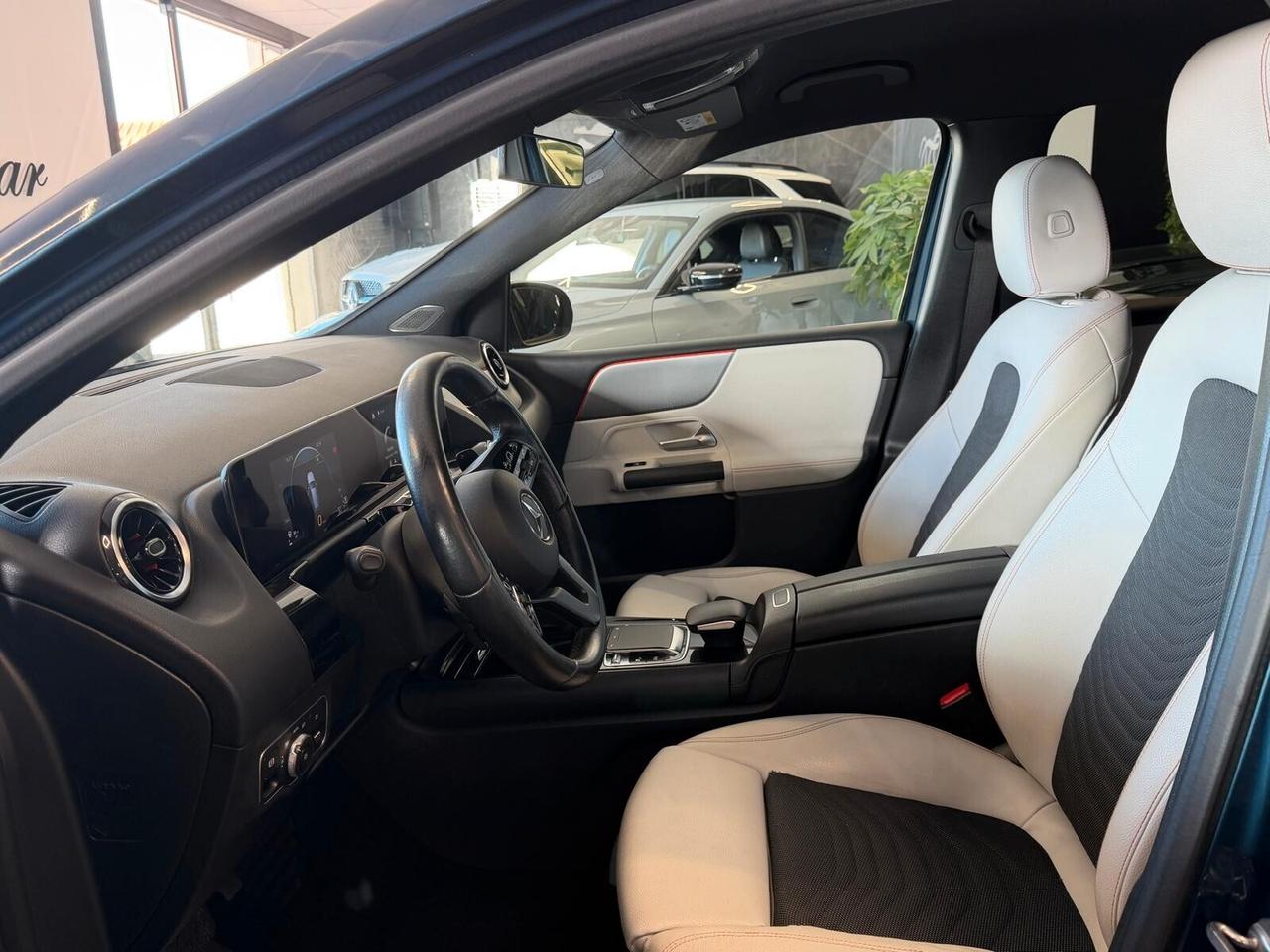 MERCEDES-BENZ CLASSE B180 SPORT 1.5 116CV PELLE NAVI CAM ANNO 2020