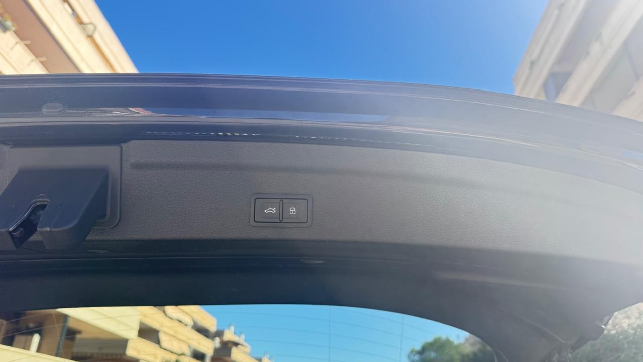 Audi Q3 40 TDI quattro S tronic line edition LED MATRIX PELLE CERCHI 20 COCKPIT KAMERA
