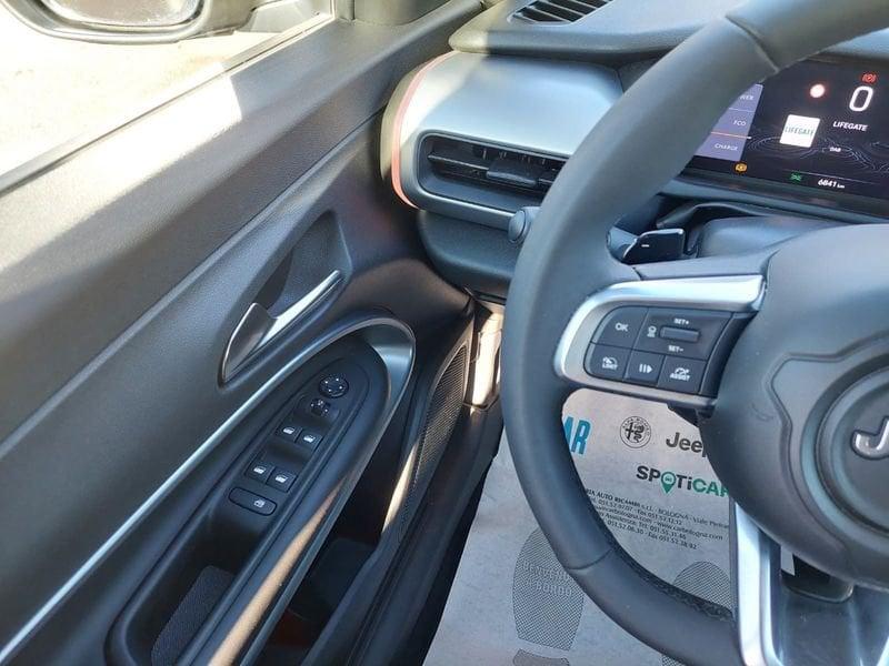 Jeep Avenger e-Hybrid 1.2 MHEV e-Hybrid Turbo Summit